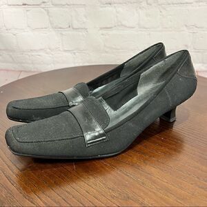 9N STUART WEITZMAN kitten heel square toe pumps Guc